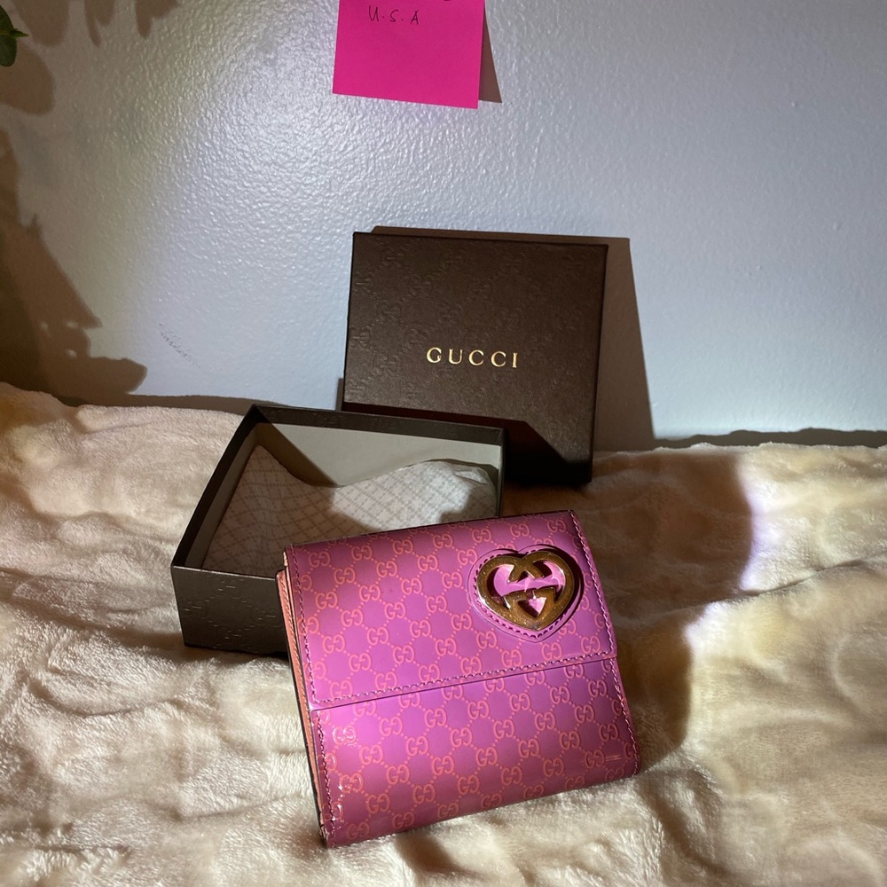 Gucci short wallet